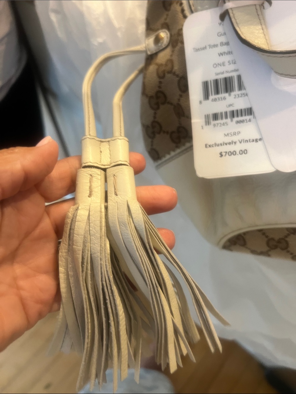 Gucci Beige GG Supreme Canvas Shoulder Bag with White Leather Trim - Picture 4 of 6
